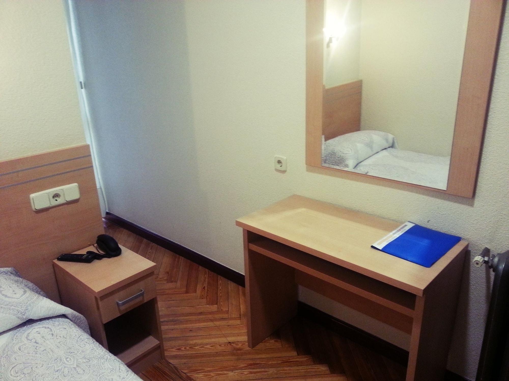 Hostal Avenida Madrid Kültér fotó