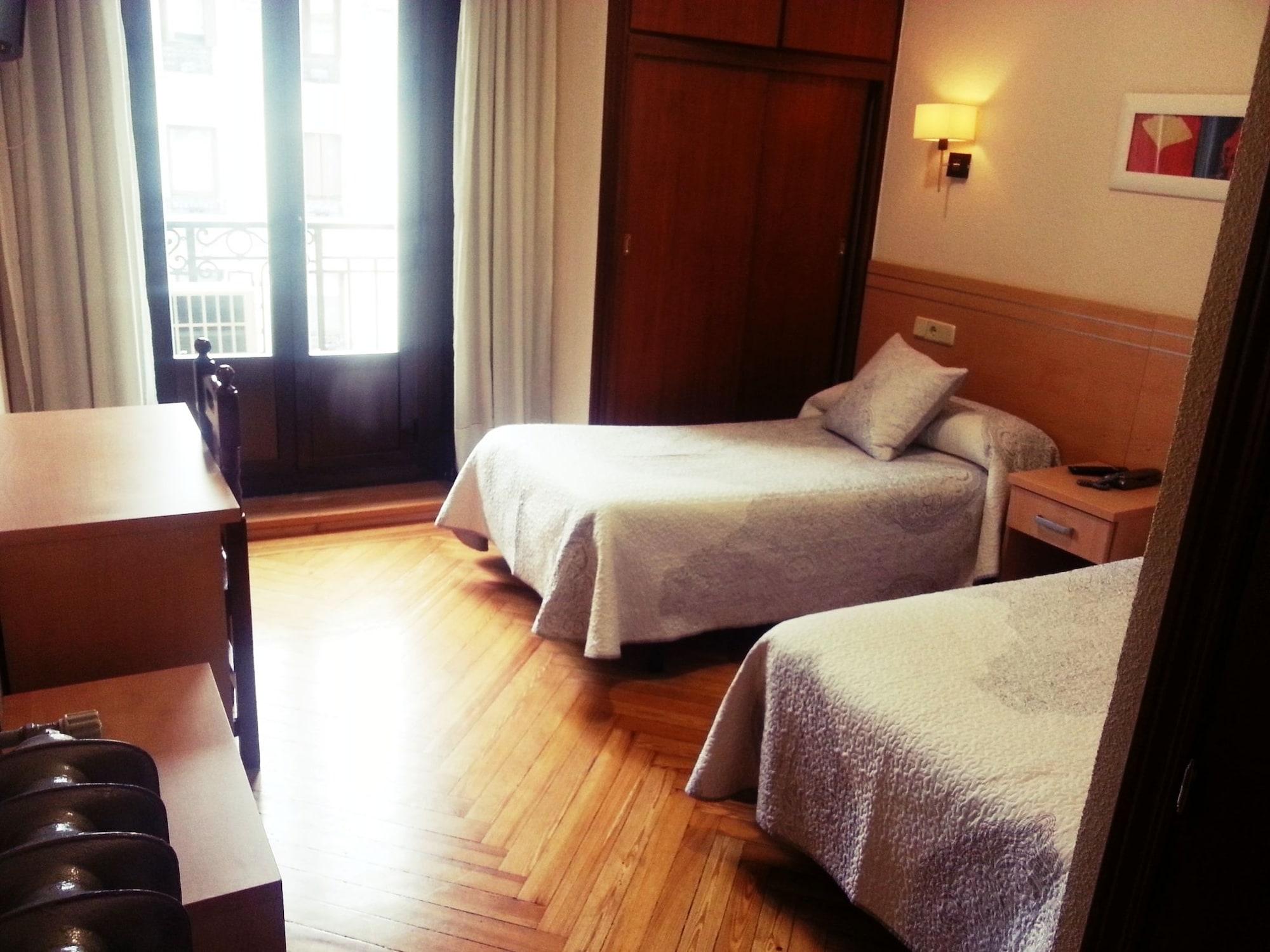 Hostal Avenida Madrid Kültér fotó