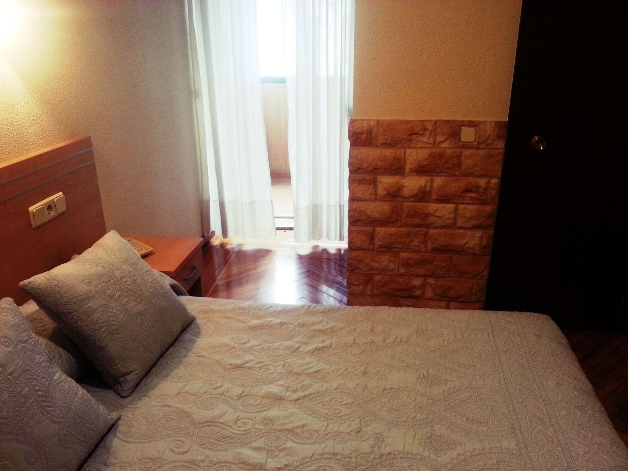 Hostal Avenida Madrid Kültér fotó