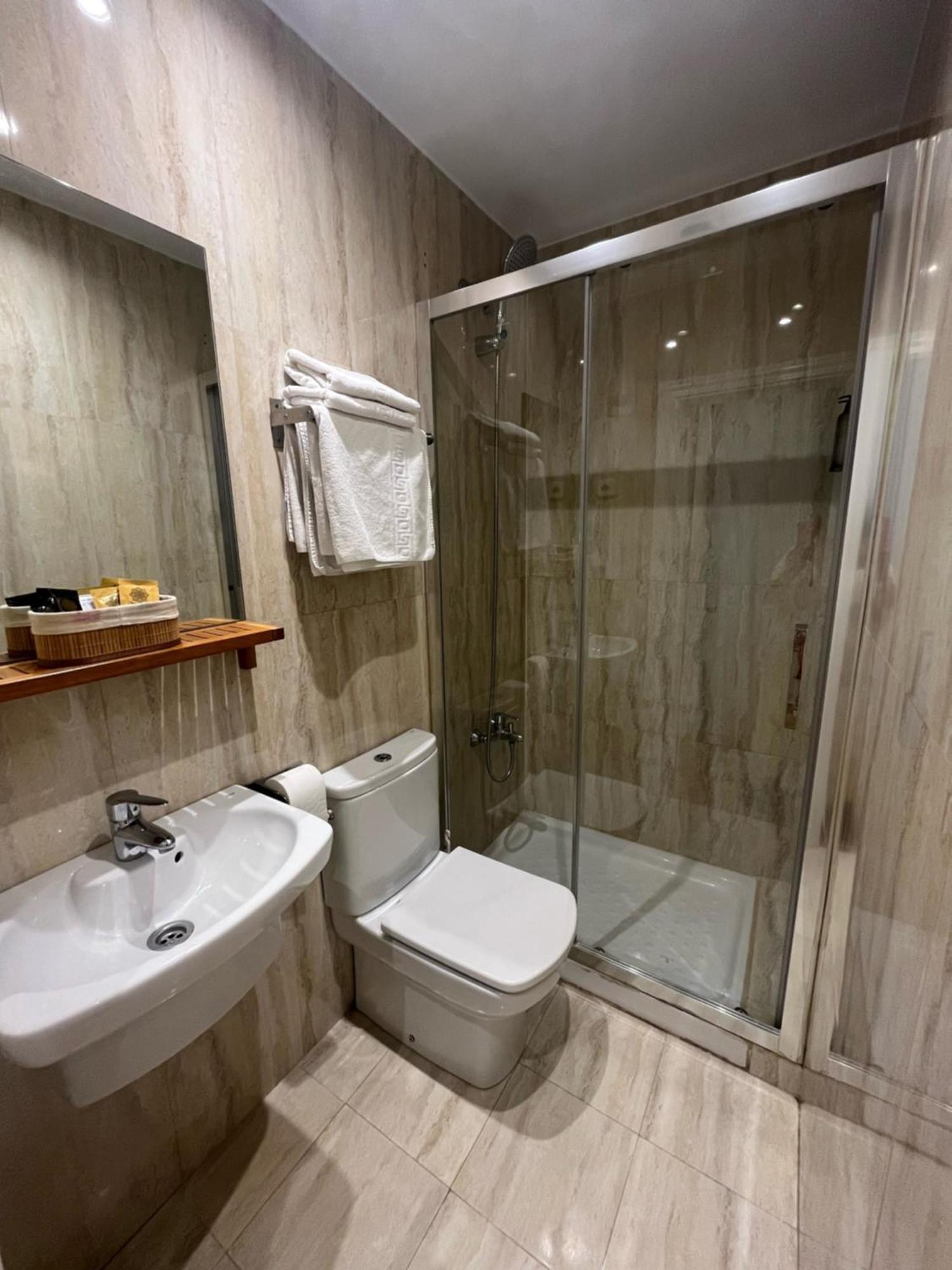 Hostal Avenida Madrid Kültér fotó