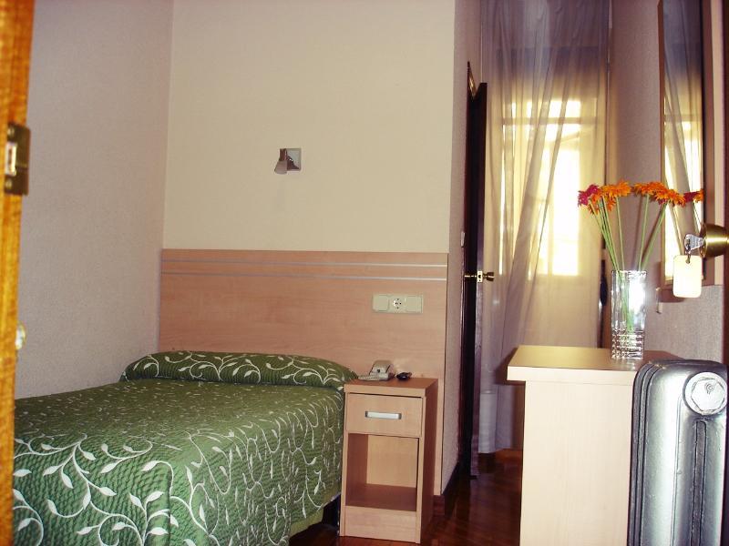 Hostal Avenida Madrid Kültér fotó